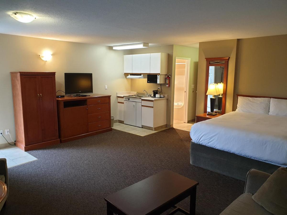Riverland Inn & Suites Kamloops Exterior foto