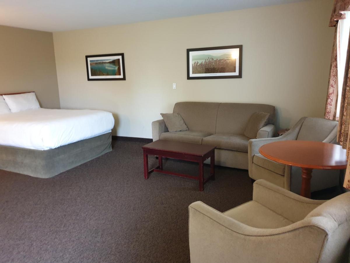 Riverland Inn & Suites Kamloops Exterior foto
