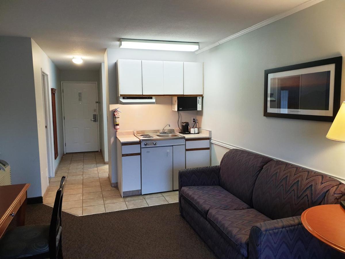 Riverland Inn & Suites Kamloops Exterior foto