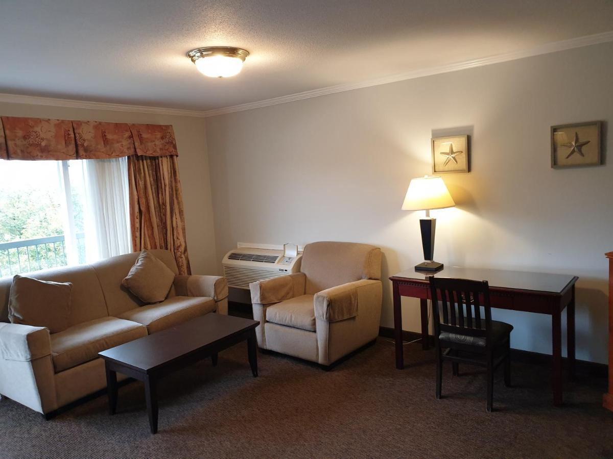 Riverland Inn & Suites Kamloops Exterior foto